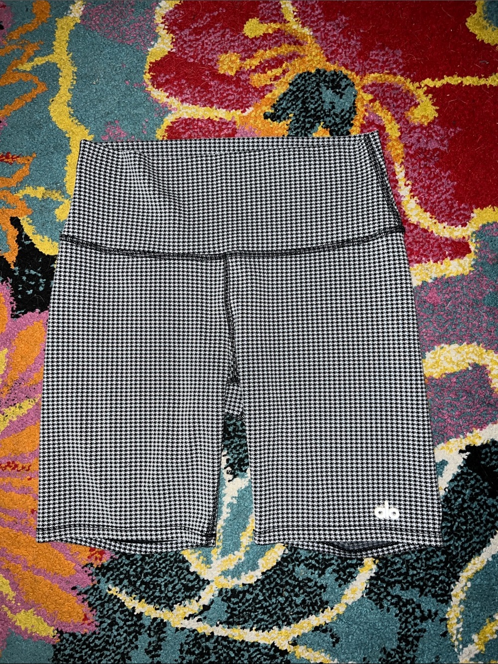 Alo Yoga High Waisted Bike Short Ginghan Plaid Women’s Medium